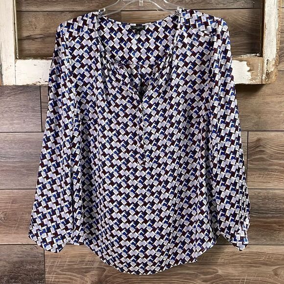 Talbots Women's Plus Size 2X V-Neck Patterned Semi Sheer Blouse White Blue - Picture 2 of 10